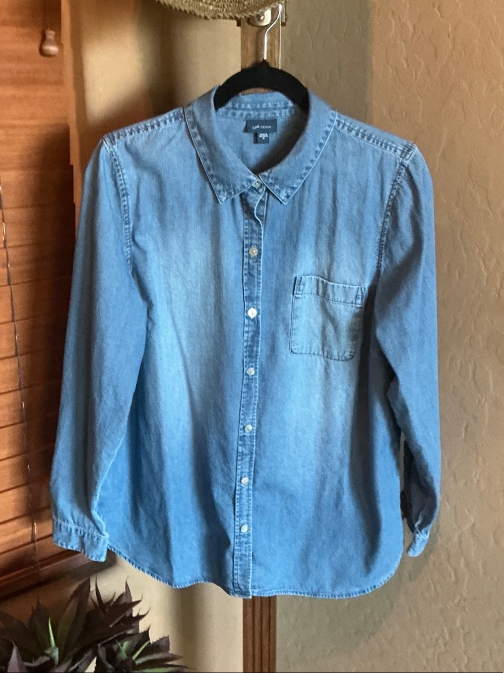 Women’s J.Jill classic denim shirt